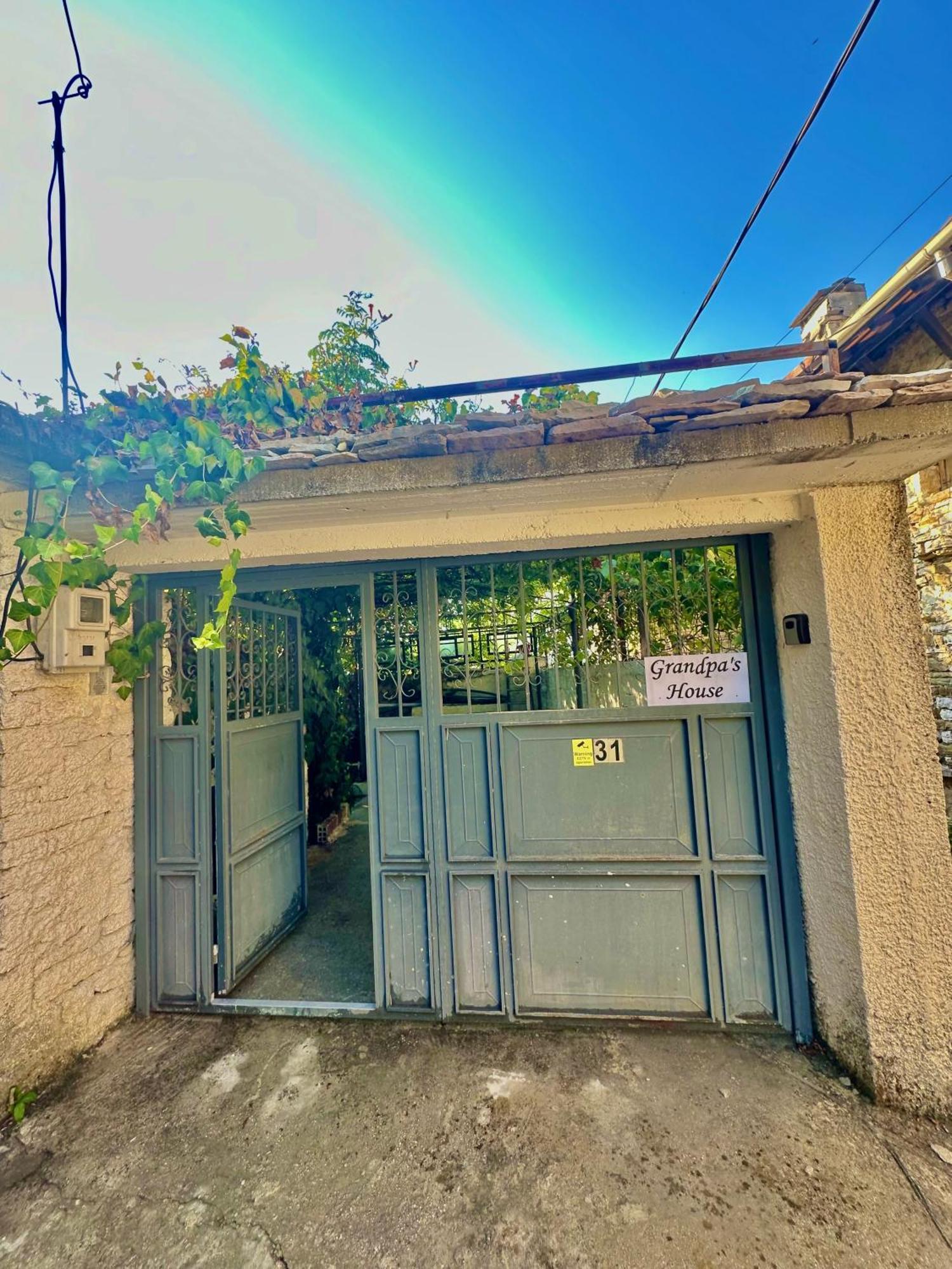 Grandpas House Hotel Gjirokaster Exterior photo